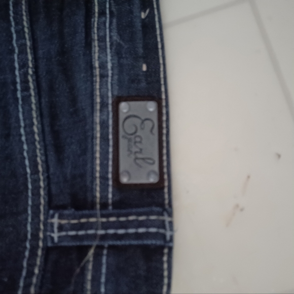 Gentry Used Earl Jeans - Picture 5 of 6